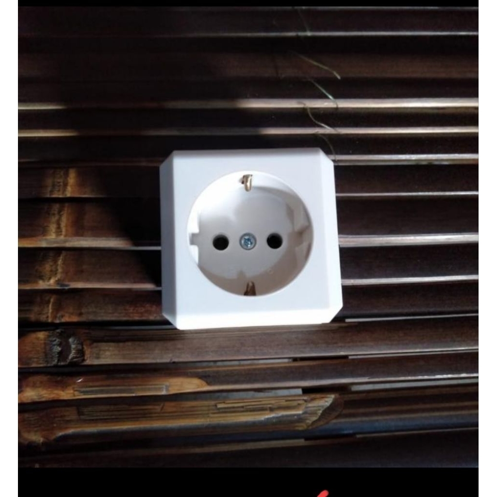 stop kontak 1 lubang broco ob lua tembok broco SNI asli