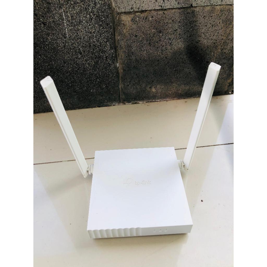TP-LINK TL-WR820N 300 Mbps Multi-Mode Wi-Fi Router Wireless Router TPLINK 100% Normal Bekas Berkuali
