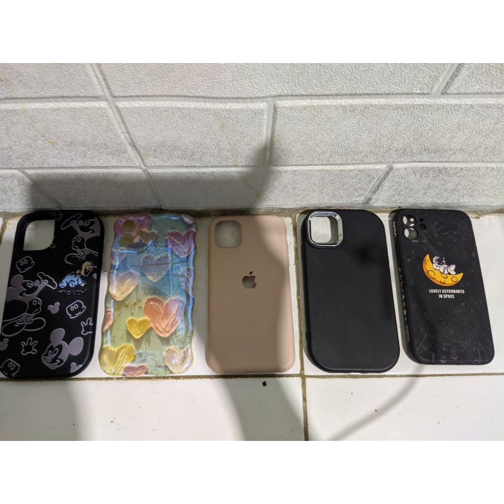 Case iPhone 11 bekas