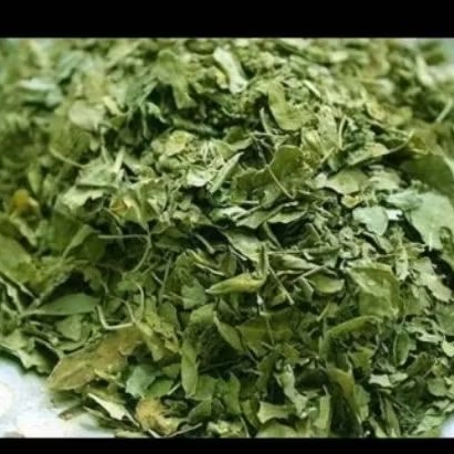 

daun kelor kering hijau 1kg