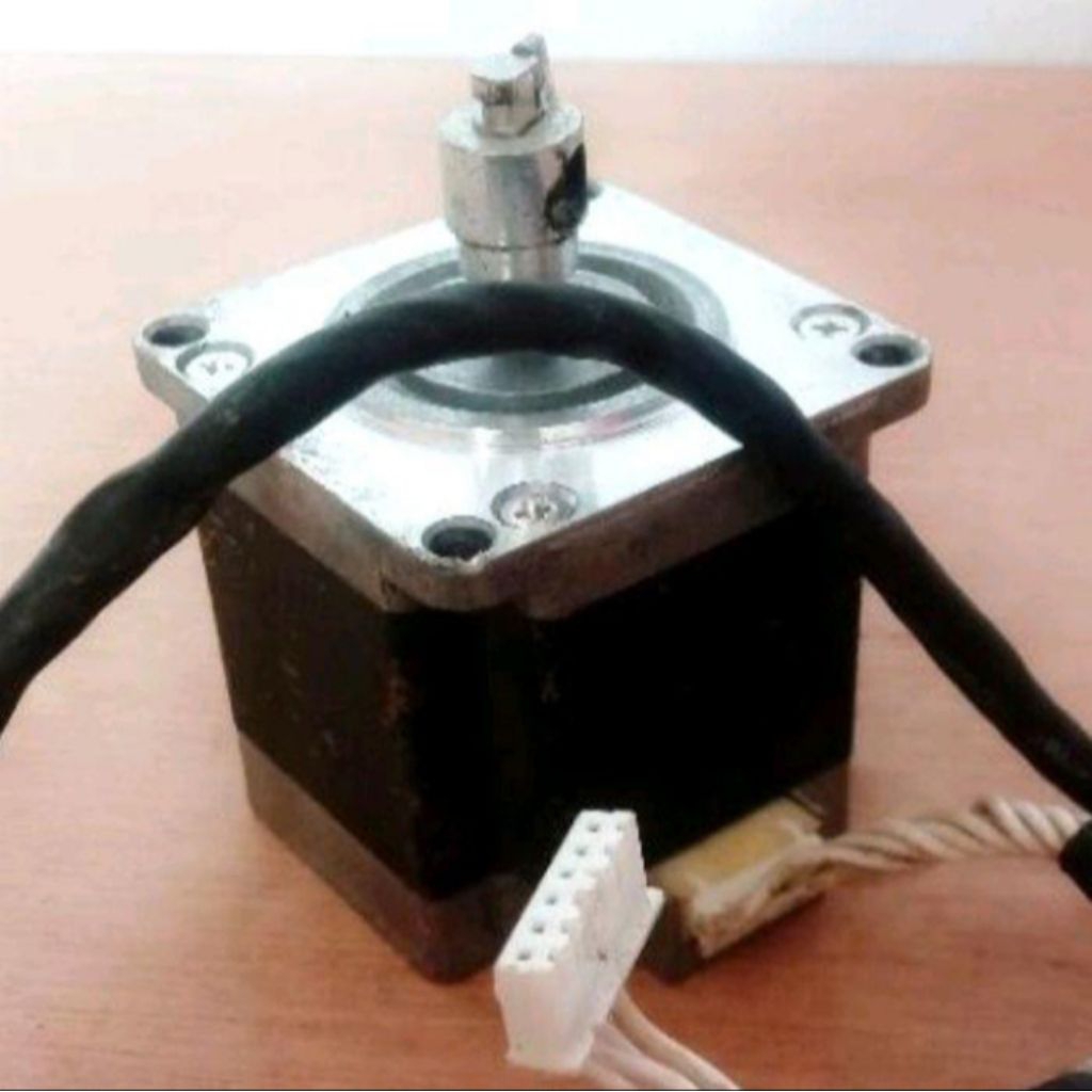 Unipolar.Stepping.Stepper.Motor.NEMA23.seri.23km-C051-11V