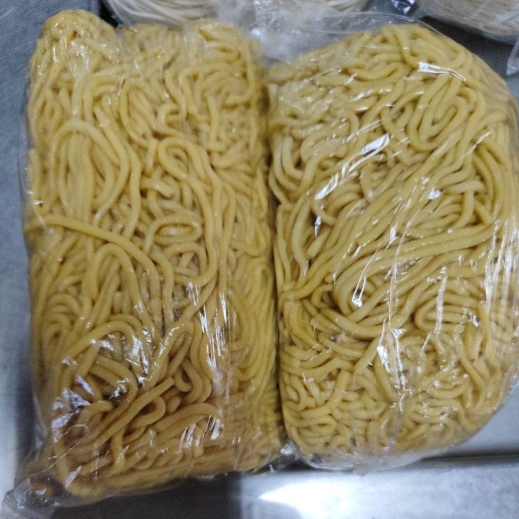 

Mie kuning basah 1 bks 500 gr