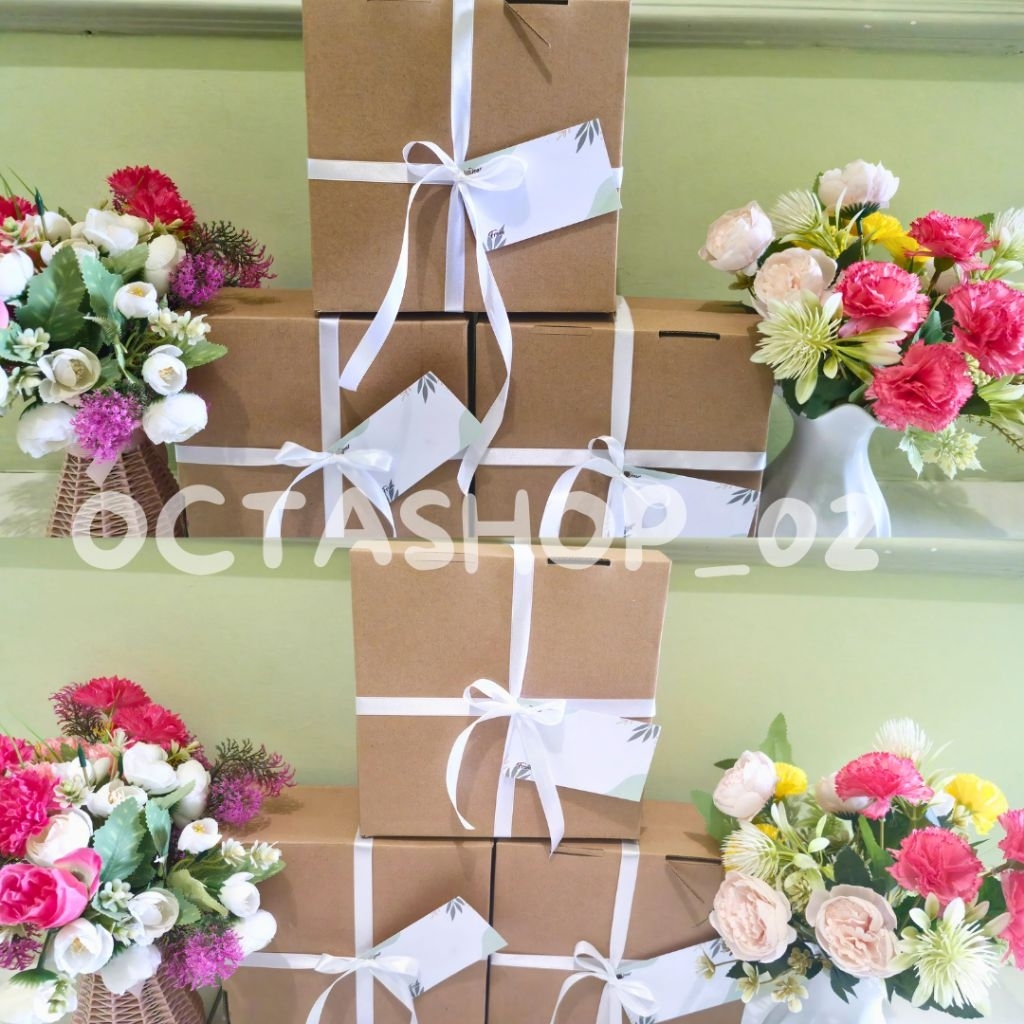 

PAKET SNACK BOX//HAMPERS SNACK ULANG TAHUN//KADO//WISUDA//ANNIVERSARY