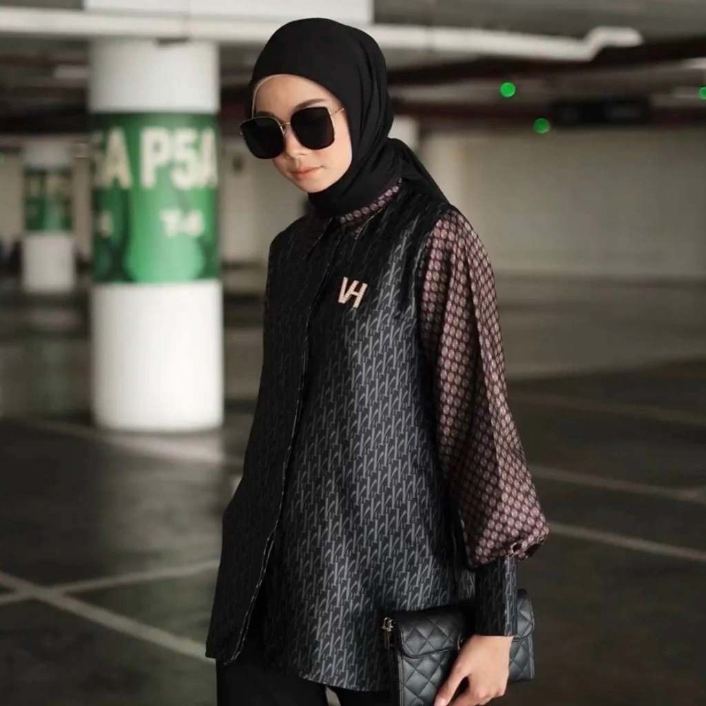 Monogram Kind Shirt Vanilla Hijab