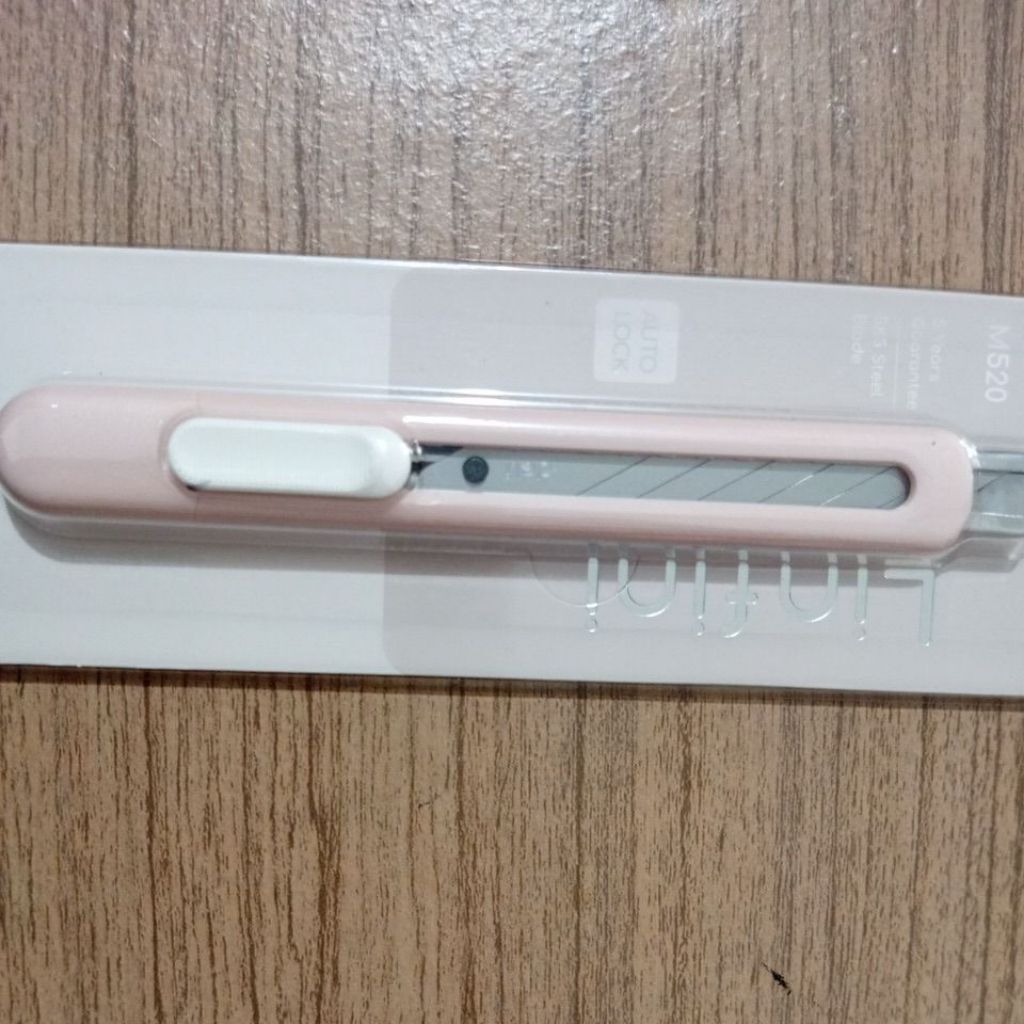 

CUTTER DELI EM520 PINK