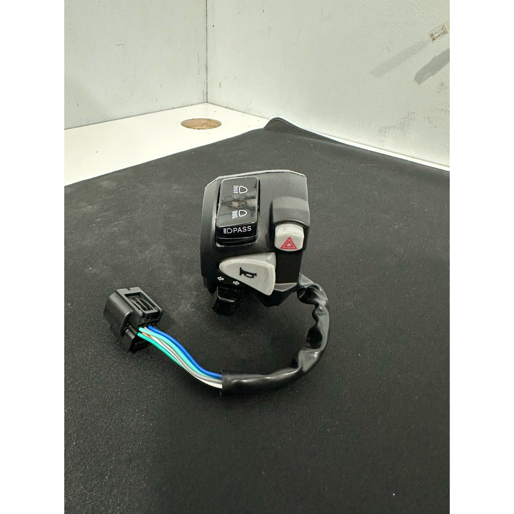 Saklar Kiri Domino Vario 150 Plus Hazard Saklar Kiri Vario 125 New Vario 150 New Plus Soket Pnp