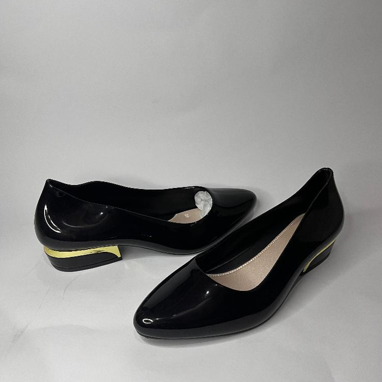 Sepatu pantofel wanita kekinian sepatu kerja pansus wanita hitam kilat sepatu flat