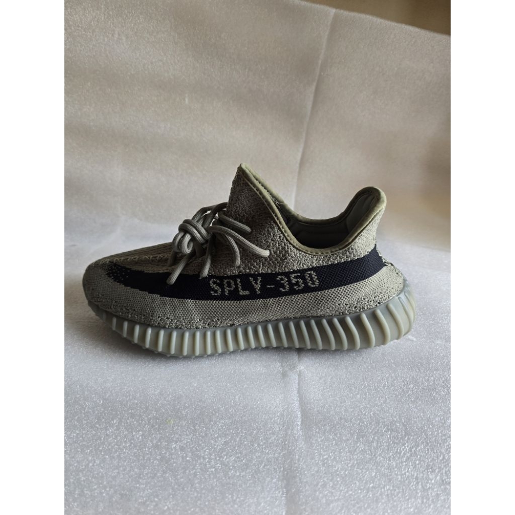 Sepatu Yeezy Boost 350 V2 Tailgt (100% Original)
