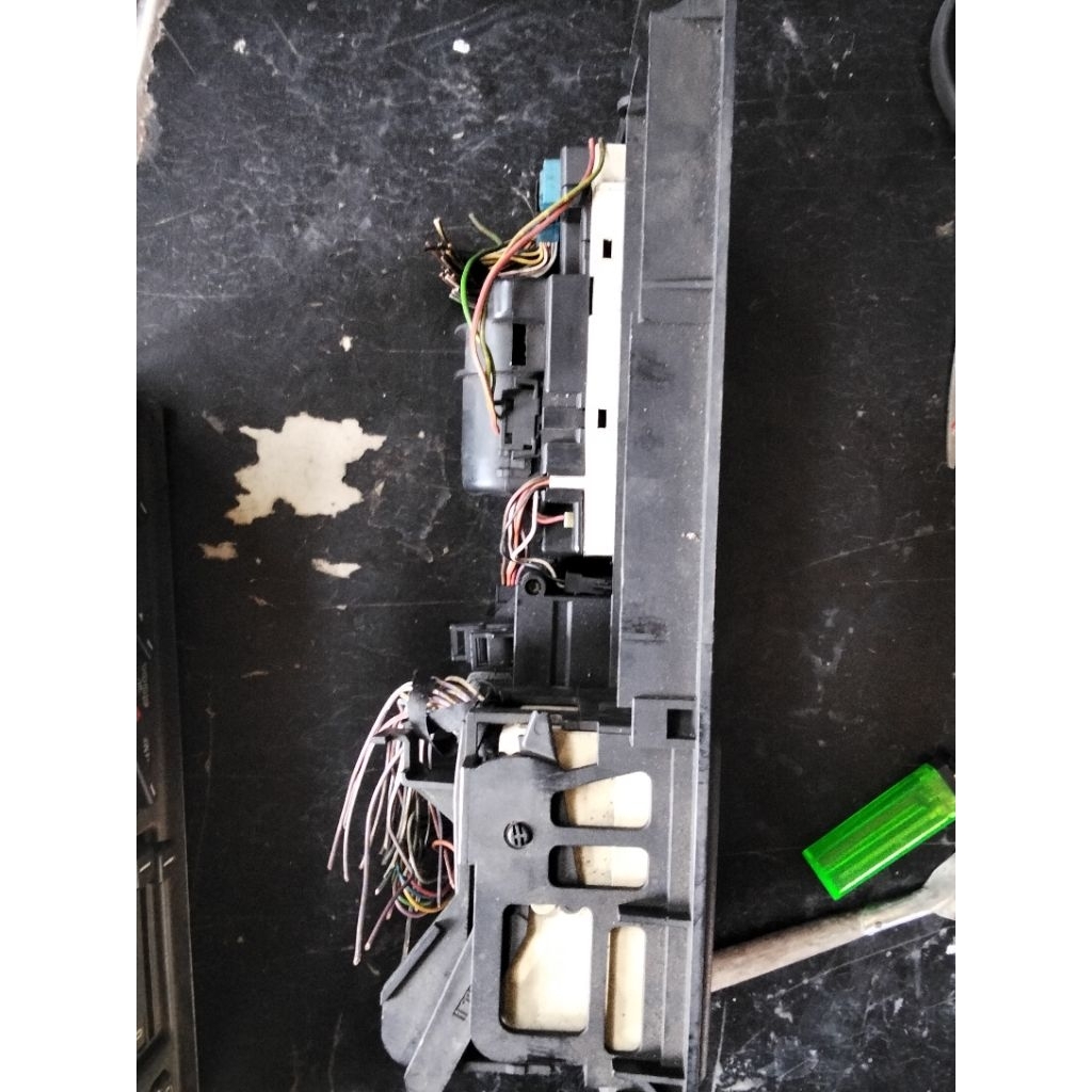 climat AC dan tombol AC tengah bmw e34
