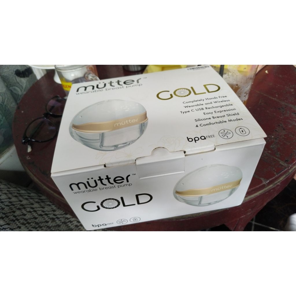 pumping breast pumping