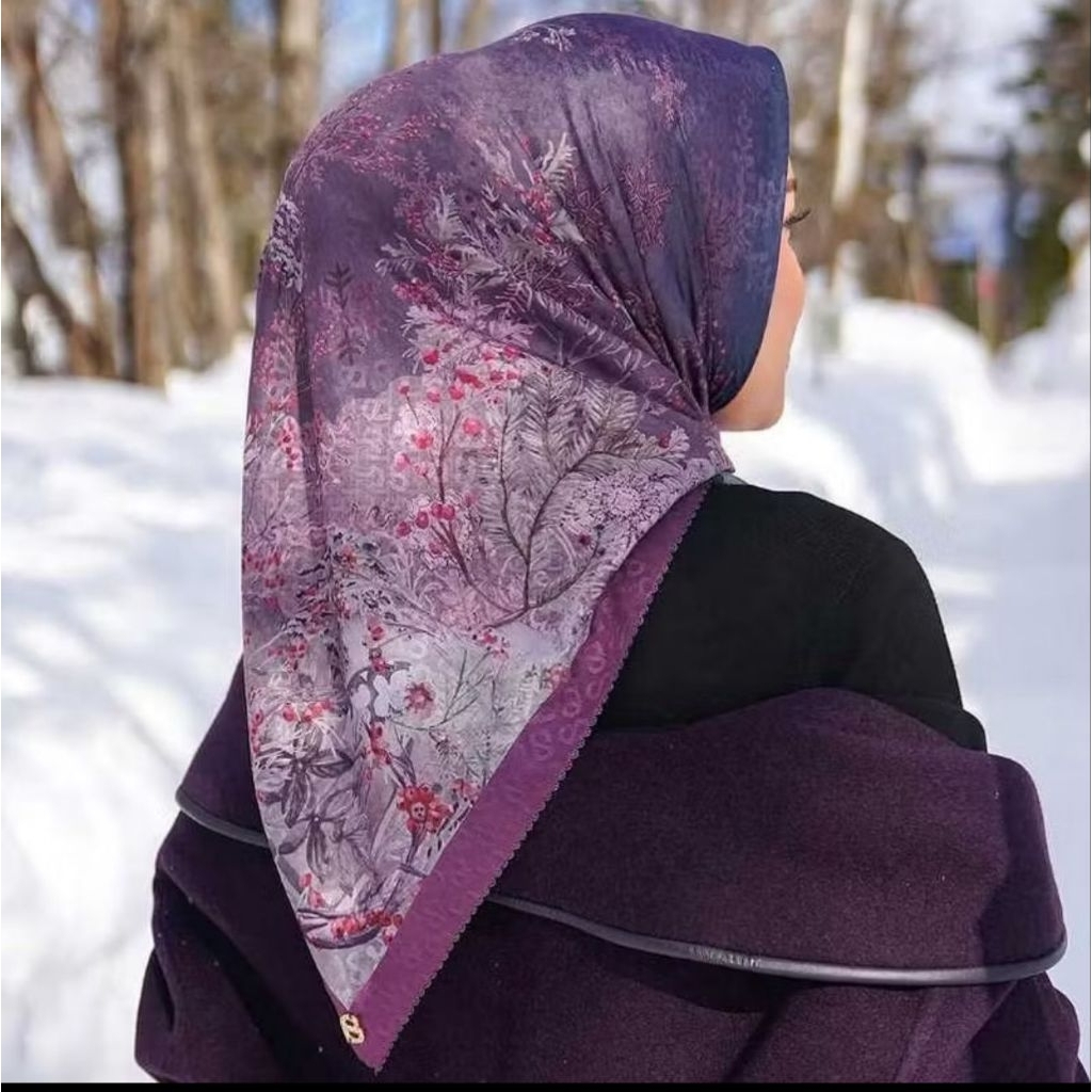 READY BISA INSTANT ‼️ Buttonscarves Warehouse Sale (As is) Tapis slip on, Xanadu, Holiday, New york,