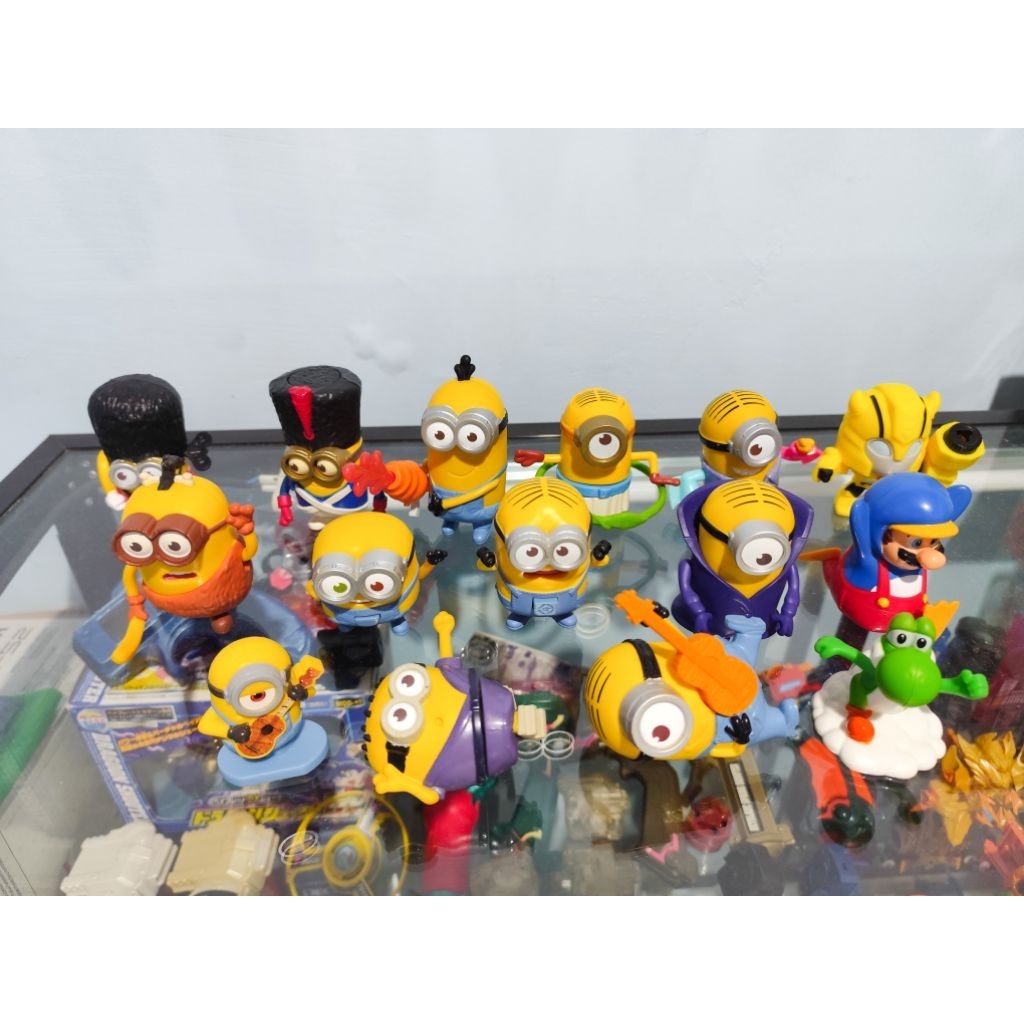 HAPPY MEAL. MACDONALDS MINIONS + MARIO
