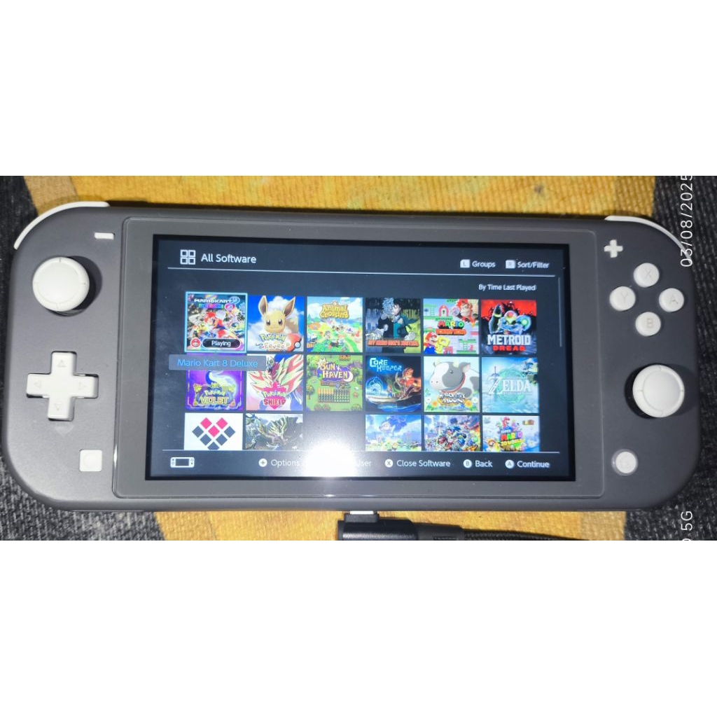Nintendo Switch Lite 256 GB CFW bekas