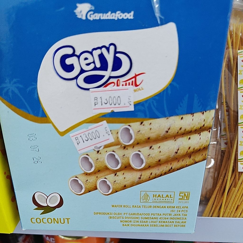 

GERY SALUT STICK COCONUT wafer roll rasa telur dengan cream kelapa isi 24pcs