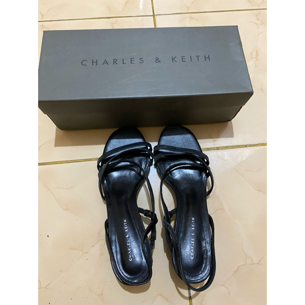 Preloved Sandal Heels Wanita / Sandal Heels Tali Wanita Charles & Keith