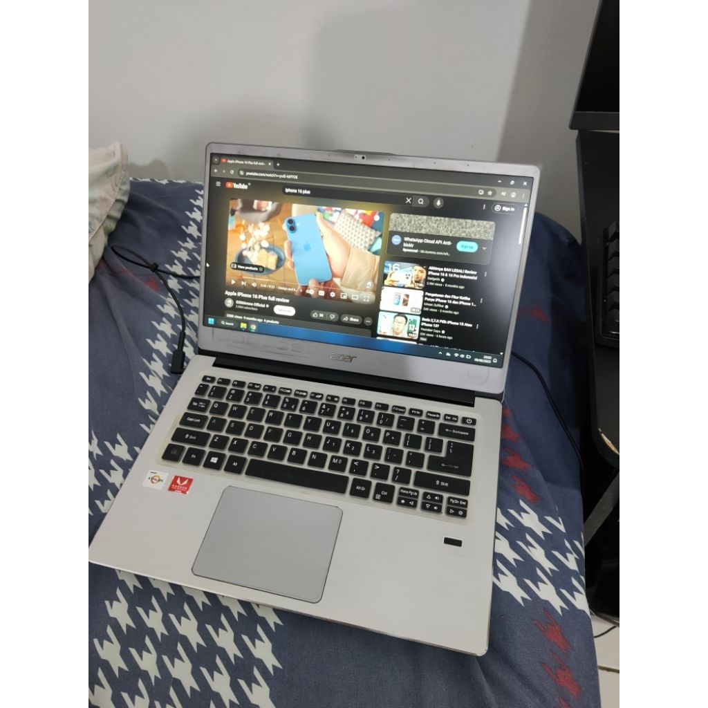 Acer Swift 3 8/256 GB SF314-41 Athlon 300U Warna Silver