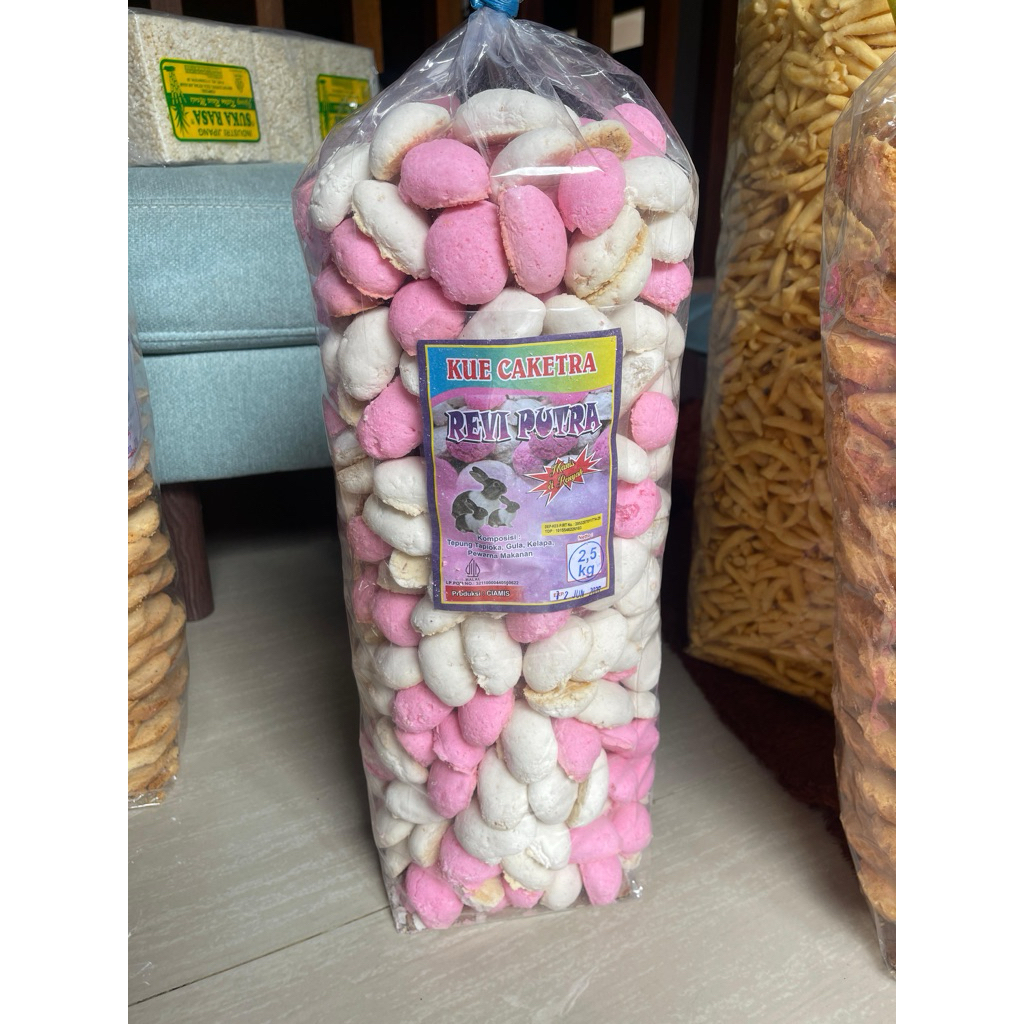 

Bolu Emprit / Caketra – Jajanan Tradisional Legendaris “2KG”