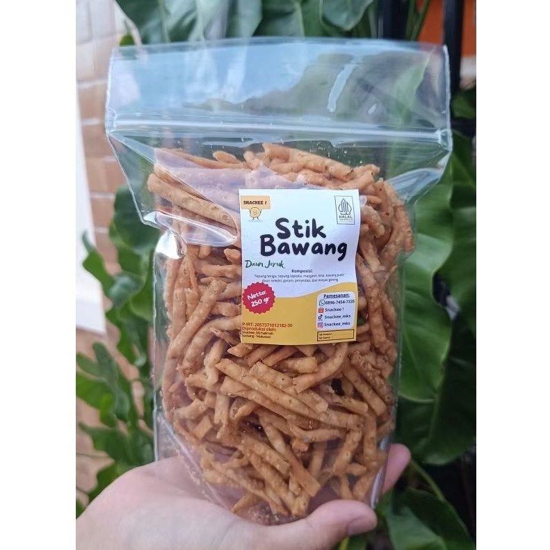 

SNACKEE|| Stik Bawang rasa "Daun Jeruk" premium isi 250gr