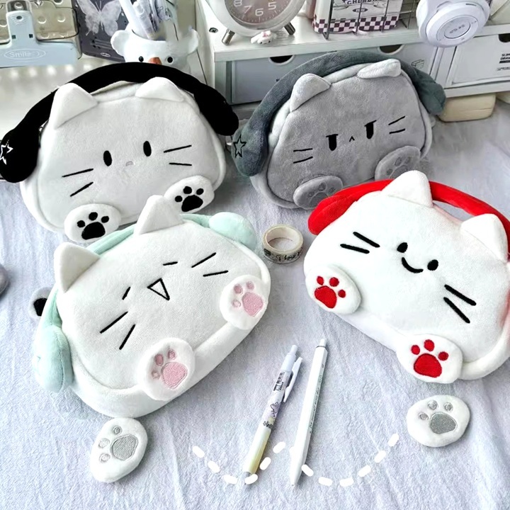 

TEMPAT PENSIL BONEKA KITTY BULU PLUSH / PENCIL CASE CUTE KITTY BLT PLUSH