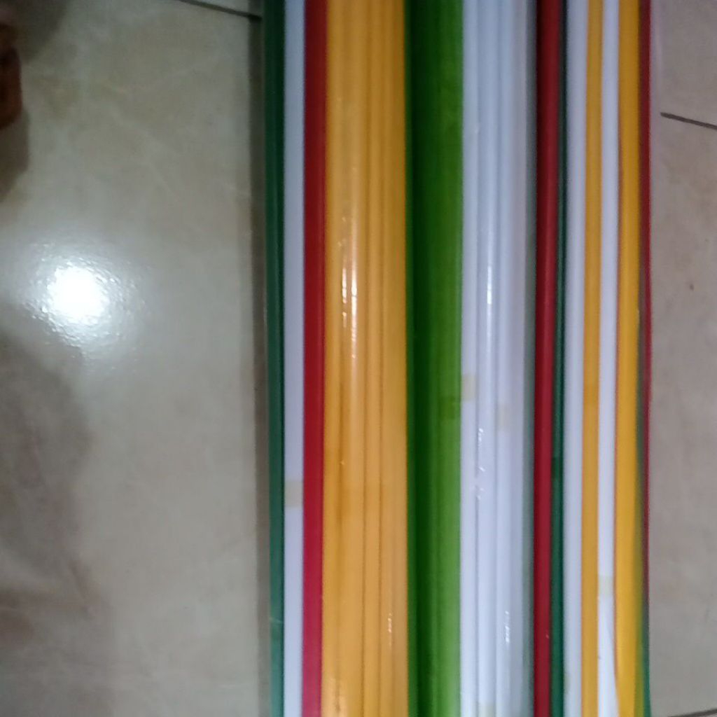 

kertas layangan gulungan isi (50)