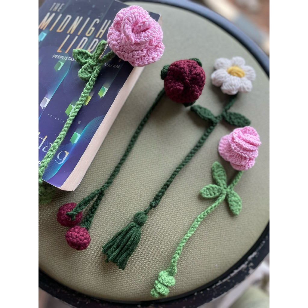 

Crochet Bookmark | Penanda Buku Rajut