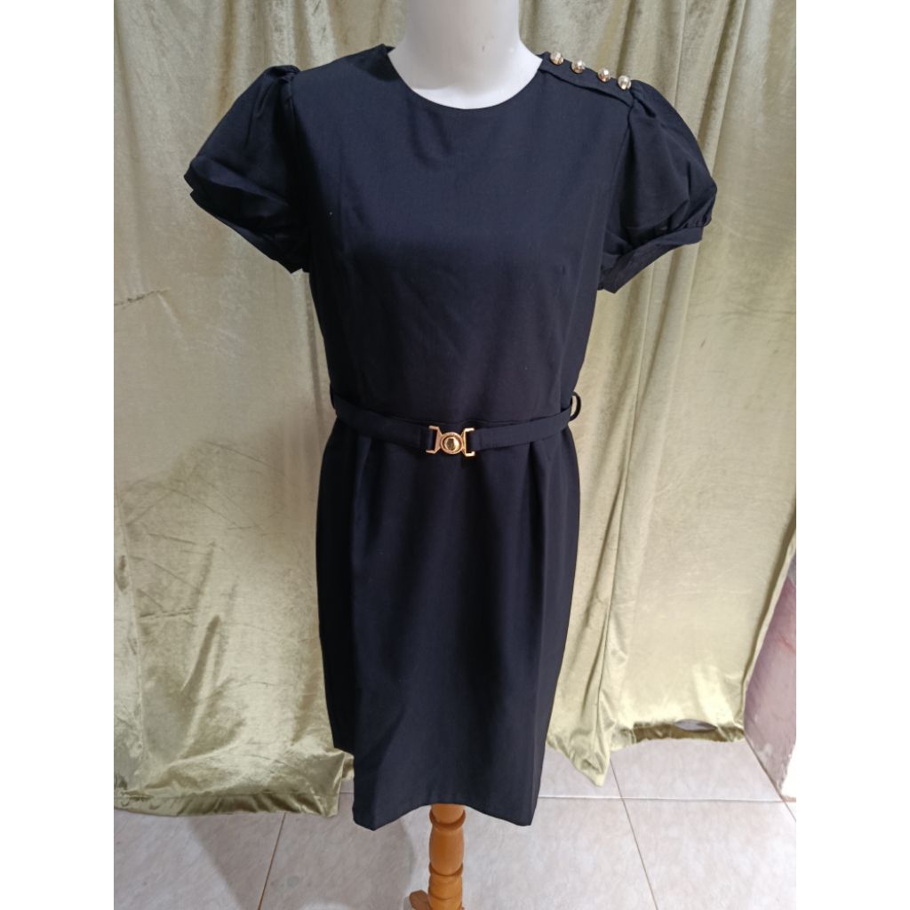 Mini dress hitam lengan balon pendek