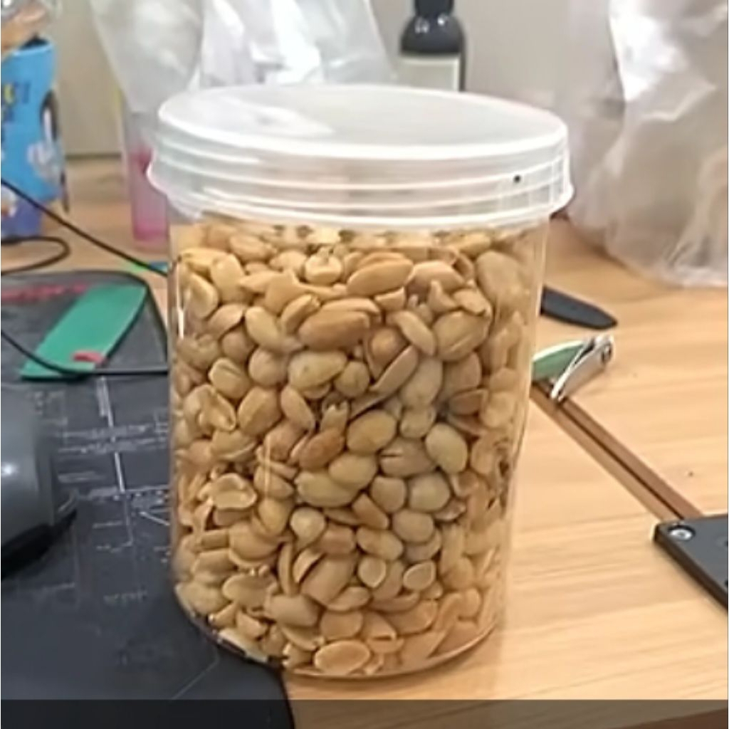 

camilan kacang bumbu/kacang pedas,kacang manis