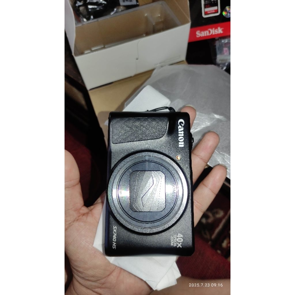 Canon SX740 HS