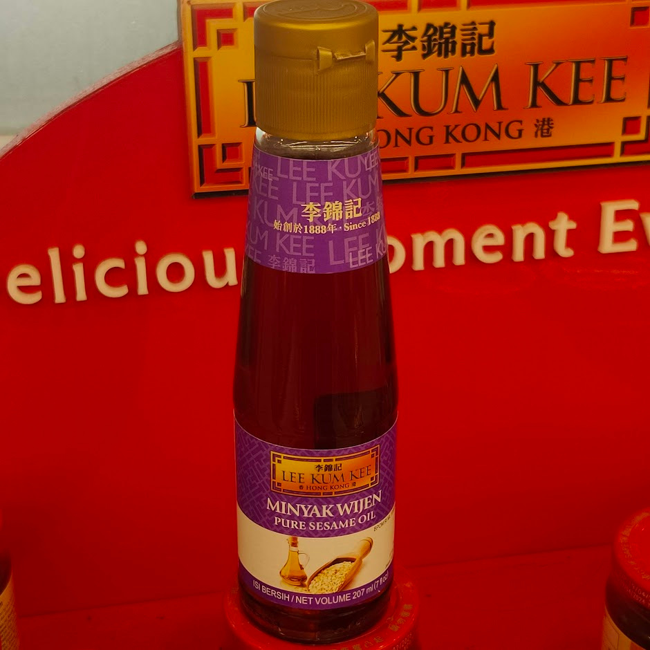 

Lee Kum Kee Minyak Wijen 207ml / Minyak Wijen Lee Kum Kee