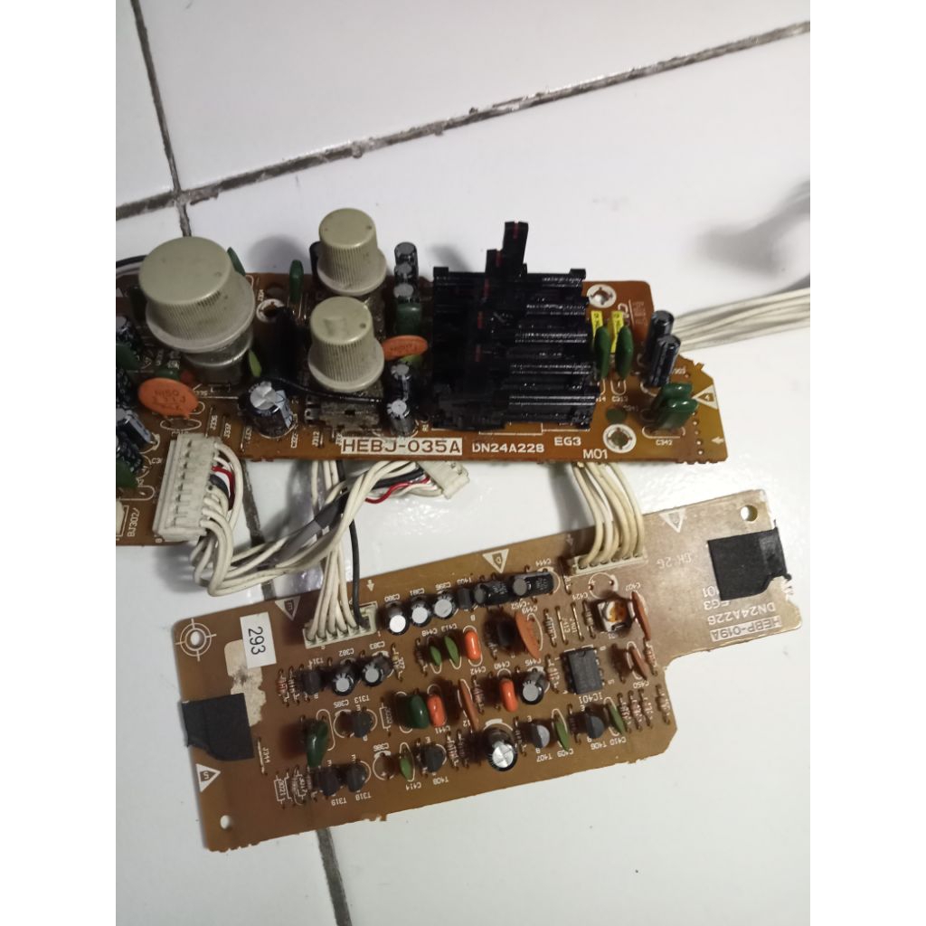 tone kontrol radio Polytron model VCD 7302dci