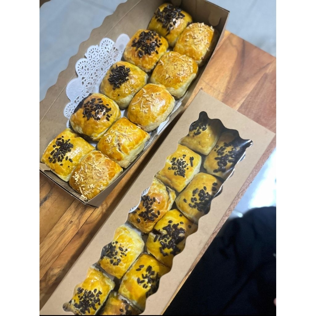 

Bolen Pisang Premium Aneka Rasa