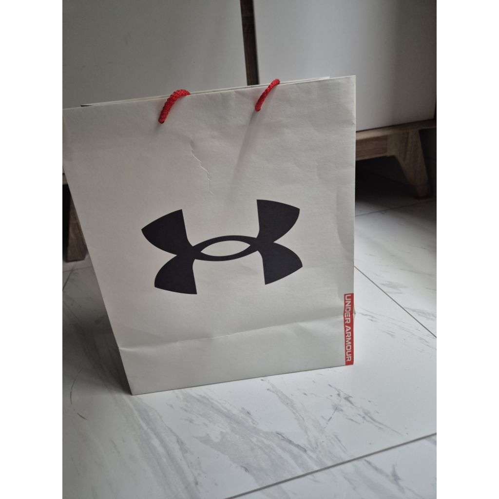 

paperbag underarmour