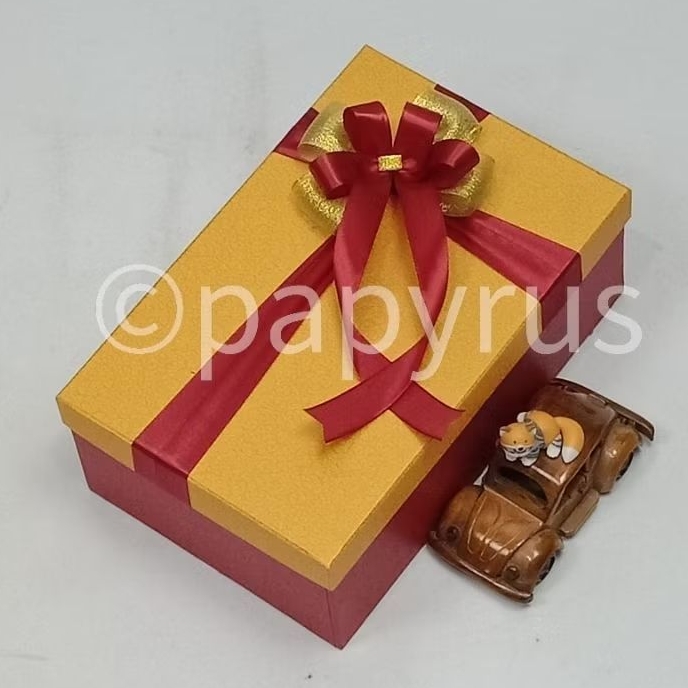 

PAPYRUS Kombinasi 17,5x27,5 Tinggi 10cm Kotak Kado Gift Box Hardbox Hampers Hadiah V1