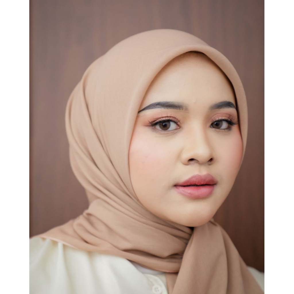 Hijab Polos Voal Paris Segiempat Milk Chocolate by Rinaanggraini.id | jilbab Coklat nude cream