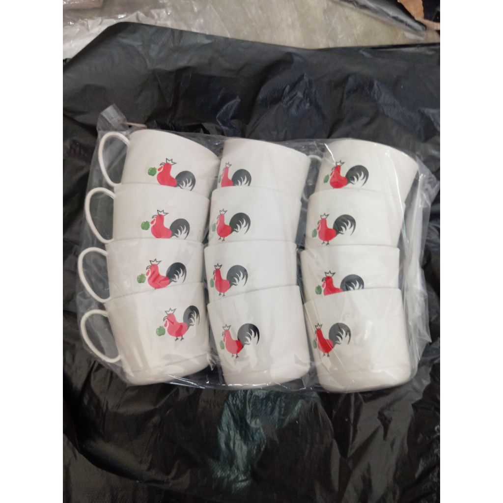 1 lusin cangkir plastik ayam jago / mug plastik / cangkir murah