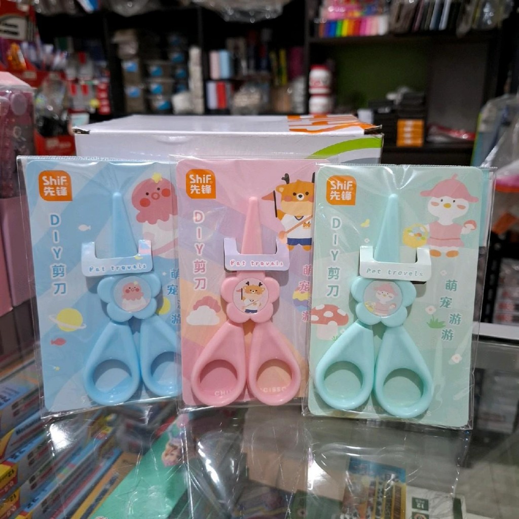 

Gunting kertas funcy Bahan plastik aman untuk anak TK