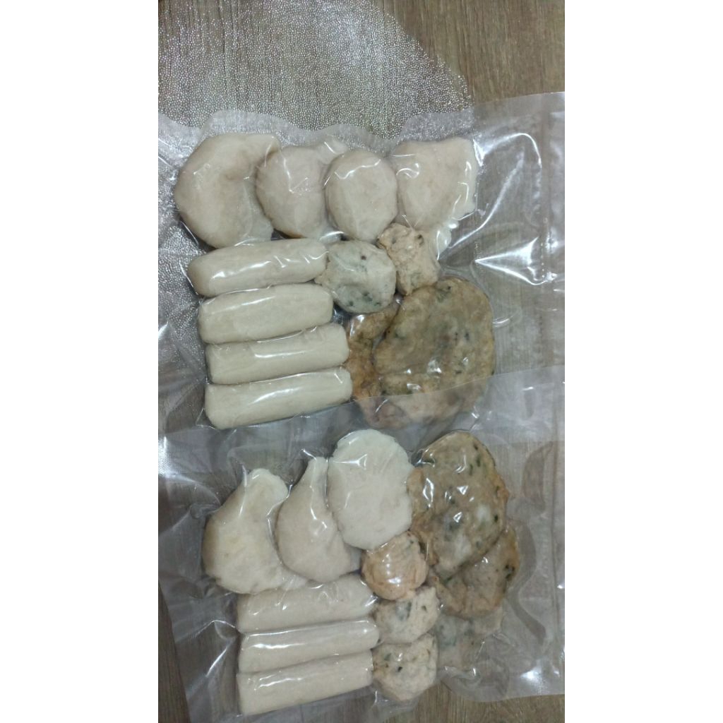 

Pempek Fariz |pempek ikan tenggiri | paket campur isi 12 pcs + cuko