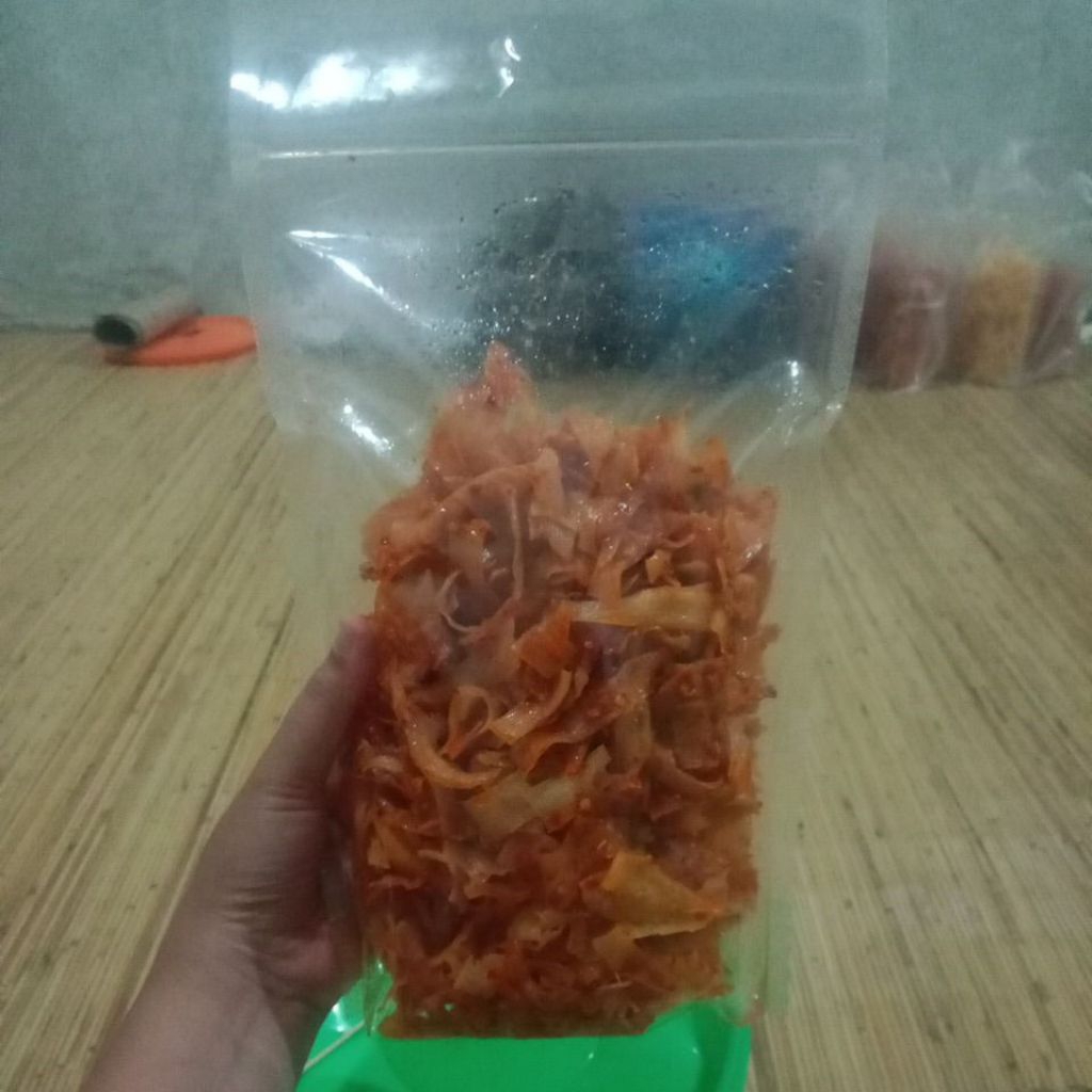 

kripik singkong asin gurih dan pedas manis