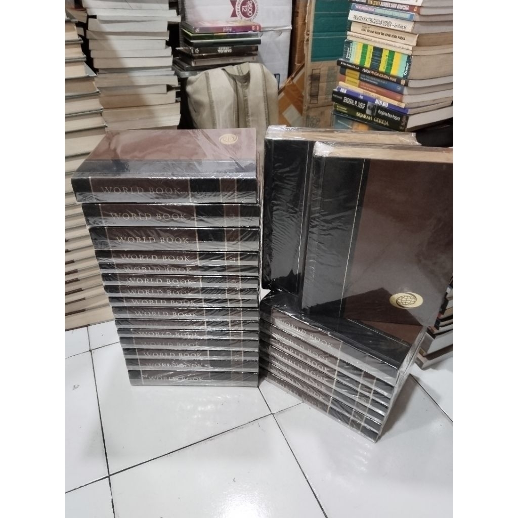 Buku THE WORLD BOOK ENCYCLOPEDIA 1-22 serta 2 BUKU THE WORLD BOOK DICTIONARY