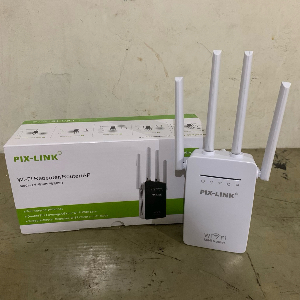 (Preloved) SMARTCOM WR09 WIFI Repeater 300Mbps Wireless WiFi Extender Signal Range