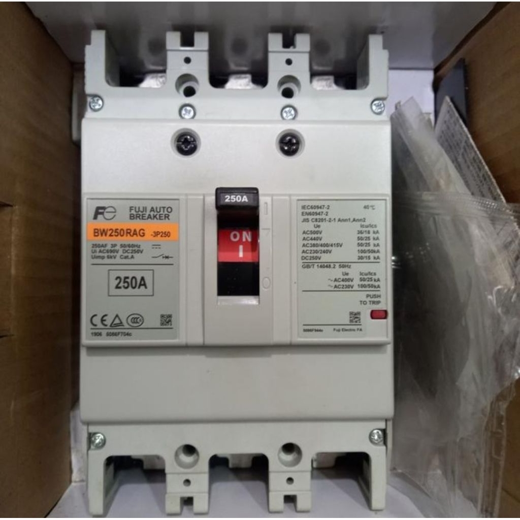MCCB BREAKER FUJI BW250RAG 3P 250A/MCCB BREAKER FUJI 3P 250A ORIGINAL