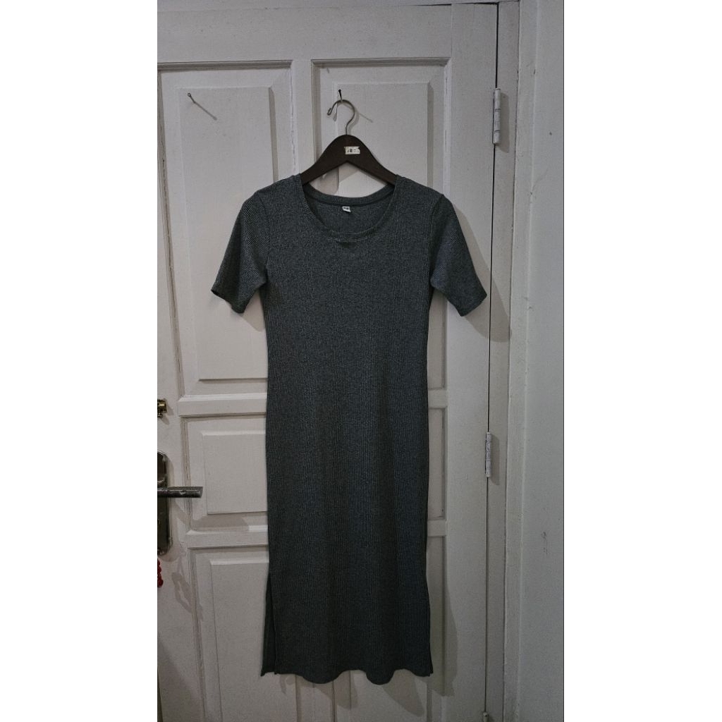 Dress knit fitbody uniqlo