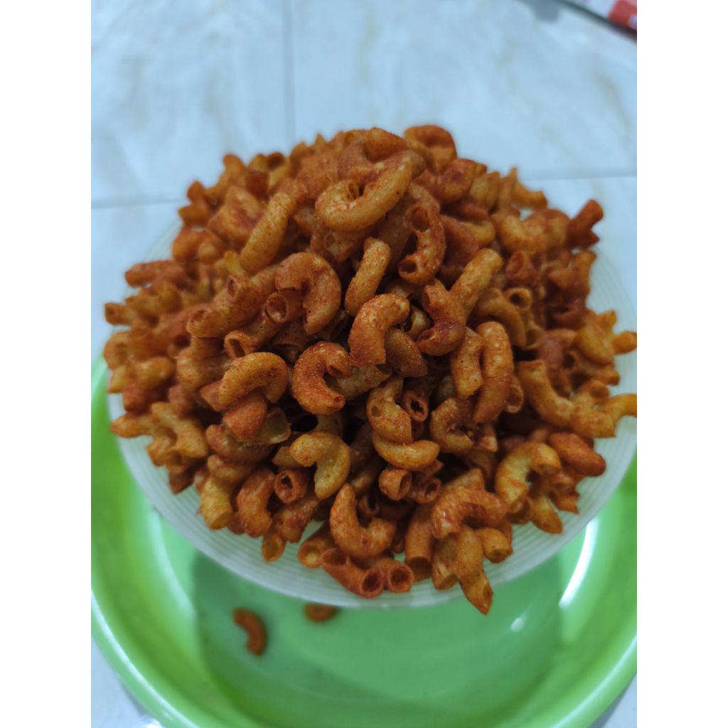 

Makroni keriuk pedas daun jeruk kemasan 200 gram