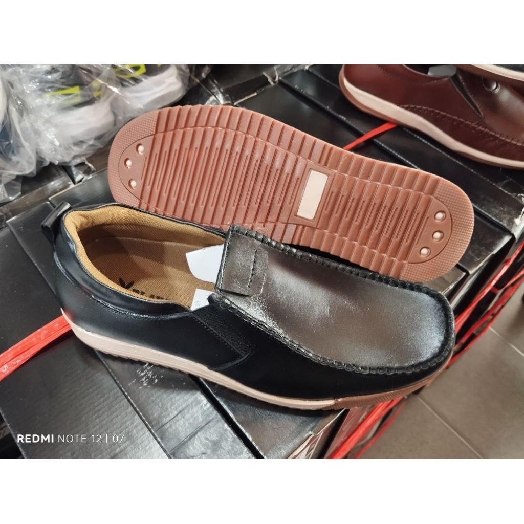 sepatu pria kulit asli merk play boy fr.03
