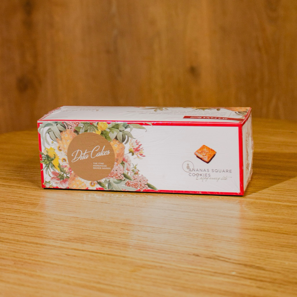 

ANANAS SQUARE COOKIES VAKUM 18 PCS BY DITA CAKES