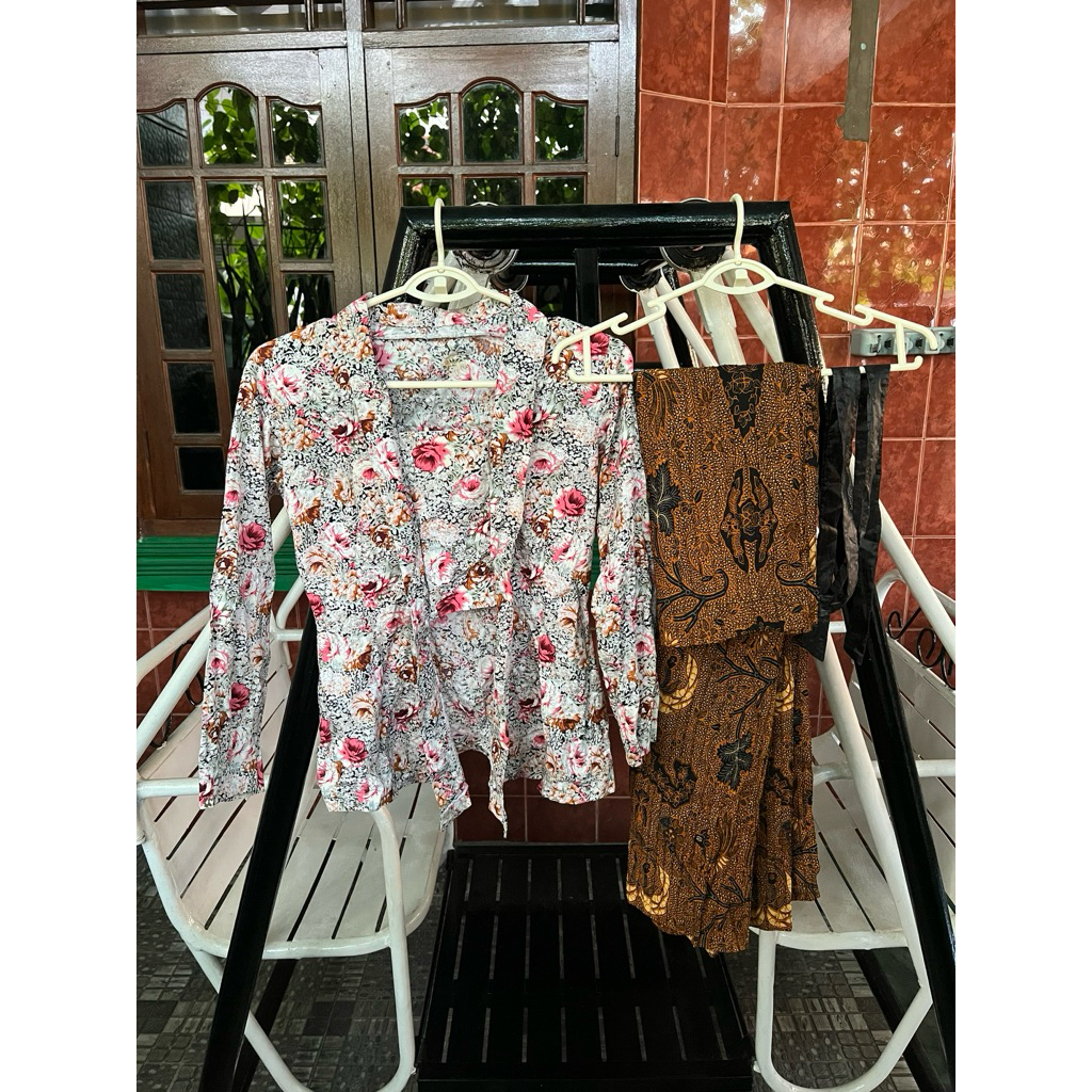 One Set Kebaya Kutubaru Wanita Rok Lilit Batik Baju Kondangan Pesta Jahit Sendiri Aksen Bunga All Si