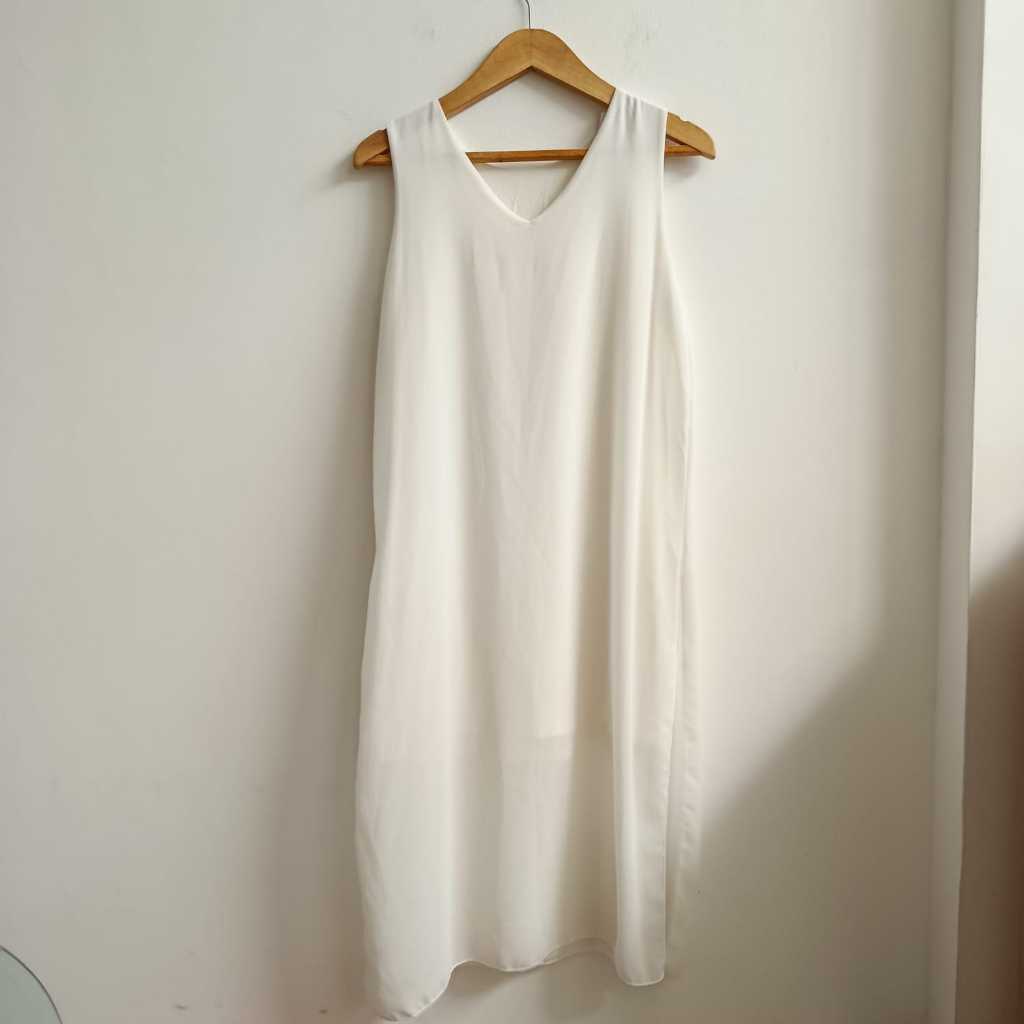 Dress Wanita Dress Midi V-Neck Putih IT'S ME BASIC