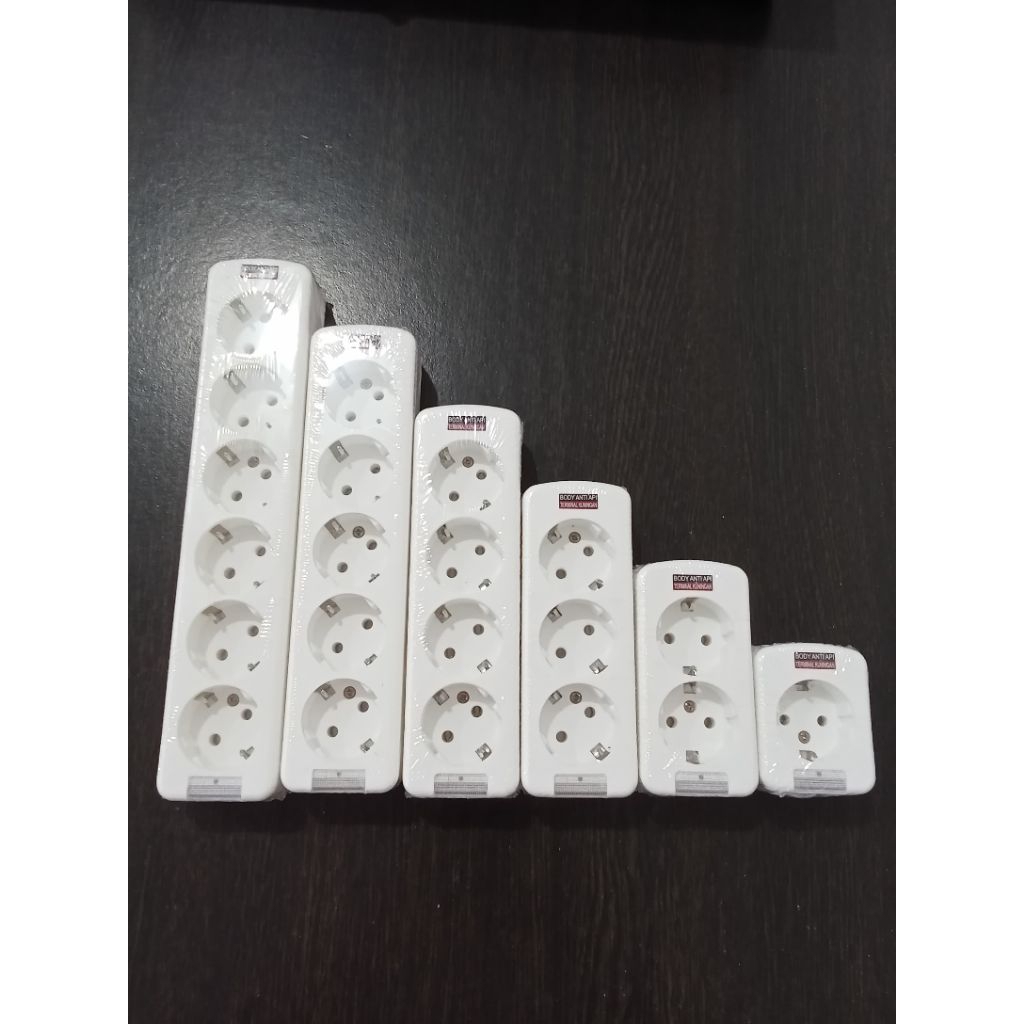 Stop Kontak Arde+ Lampu Loyal