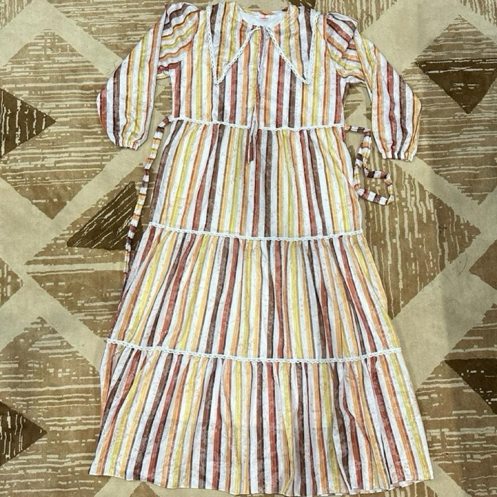 B47 Gamis Wanita Motif Garis Garis