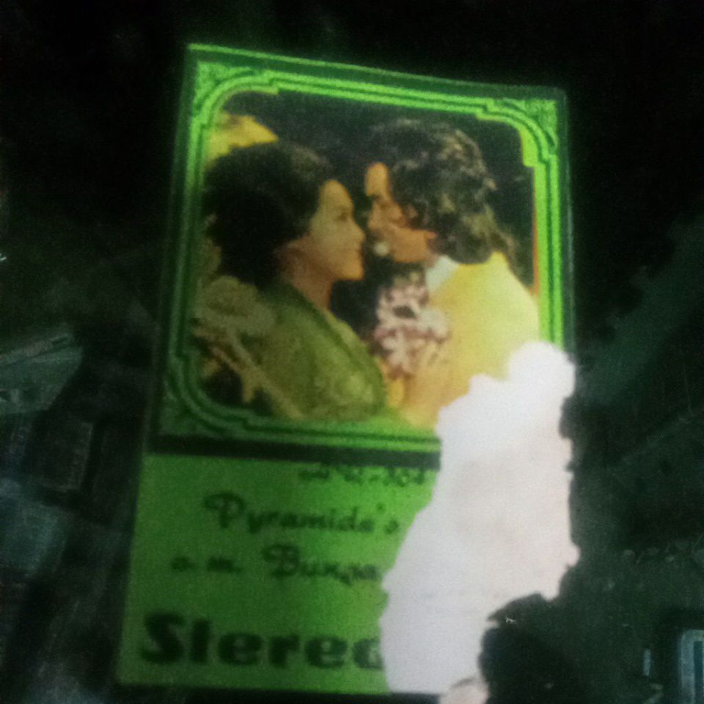 kaset pita PYRAMIDES GROUP DAN OM. BUNGA NIRWANA